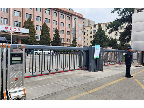 呼和浩特市供電局 空降門、車輛識(shí)別安裝完畢